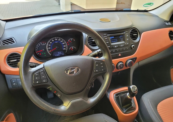 Hyundai i10 cena 34900 przebieg: 75380, rok produkcji 2015 z Warszawa małe 529
